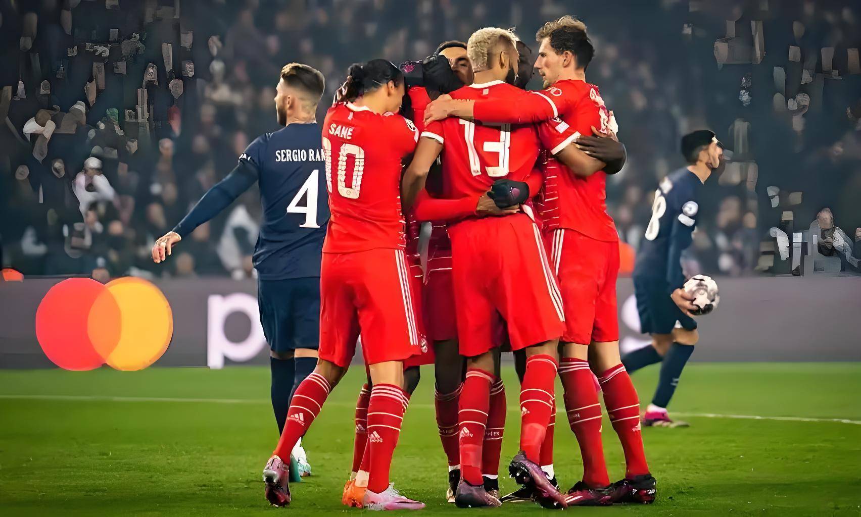 开云体育-包含马德里竞技训练开放日，赛前刷新队史纪录引观众欢呼，欧超杯在即，身体对抗强度拉满的词条