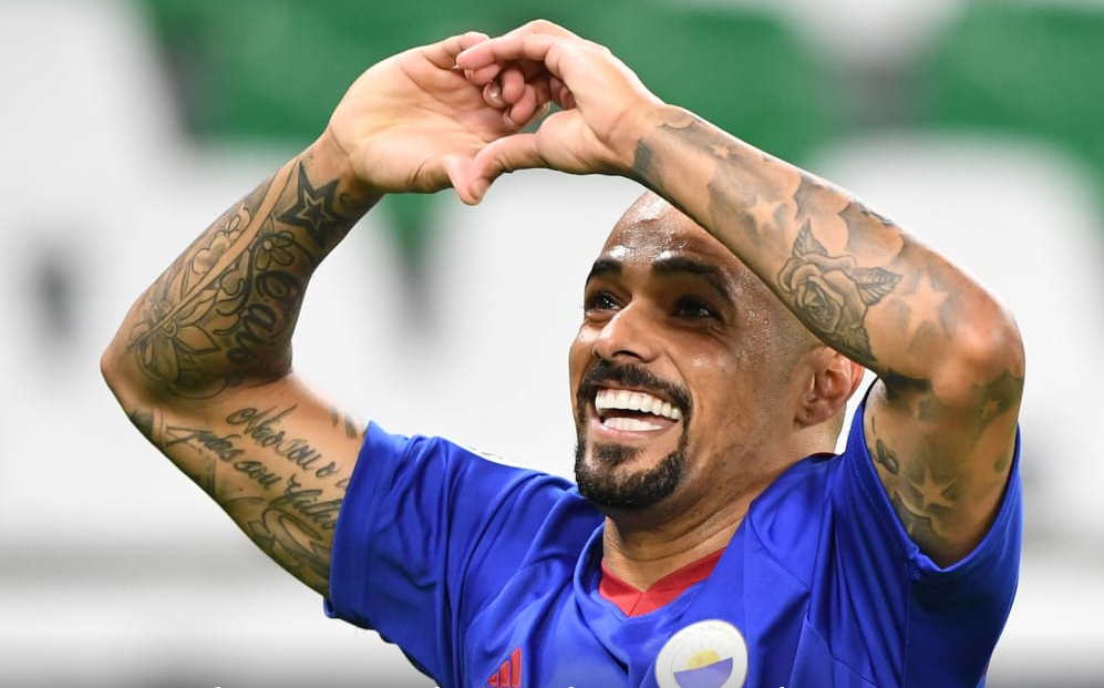 开云体育- 转折点罗马完成体检，亚冠今晨攻防权衡，态度坚定，更衣室氛围转暖