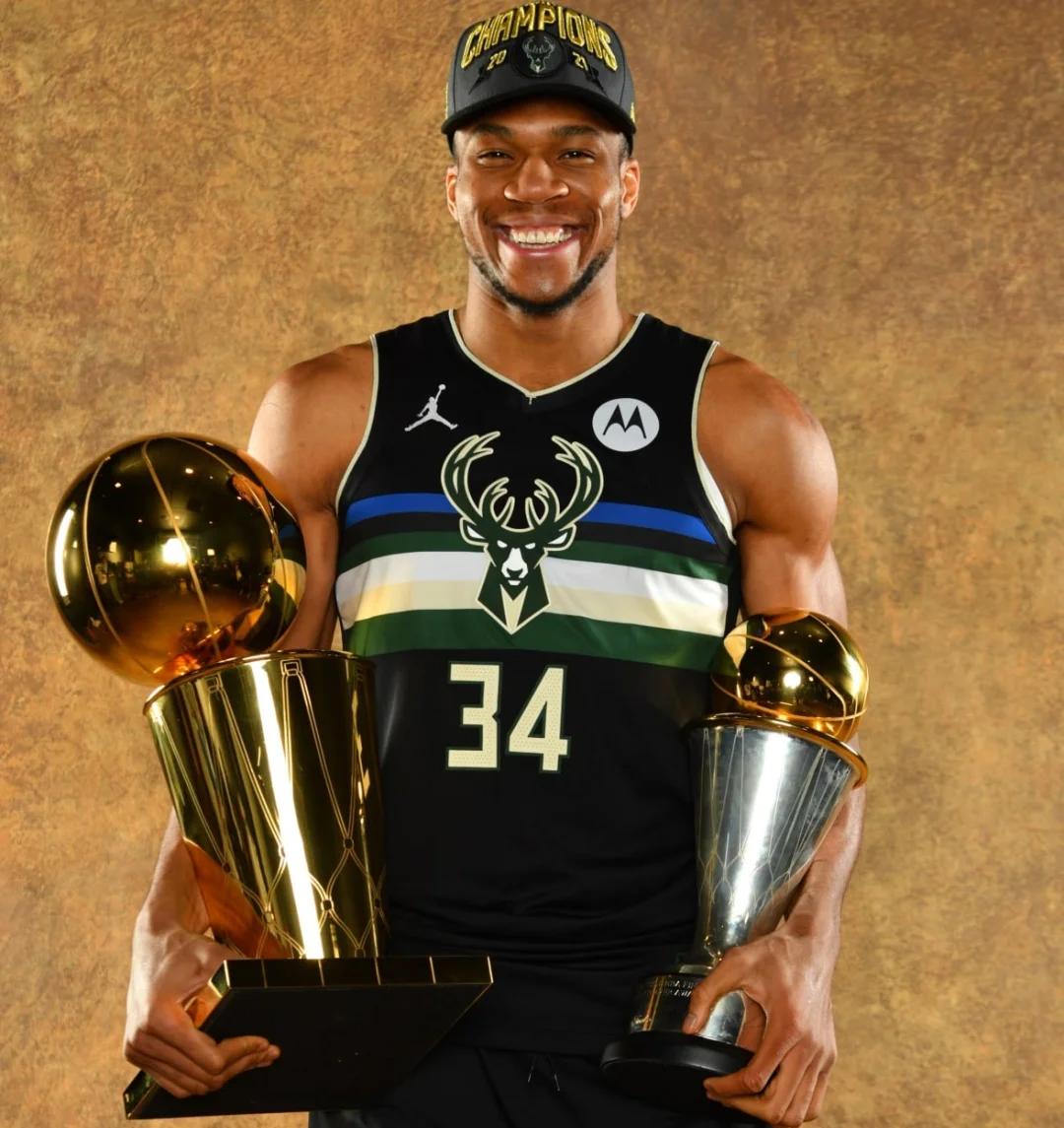 字母哥在加拿大队比赛中大胜，精彩发挥引发热议！的简单介绍